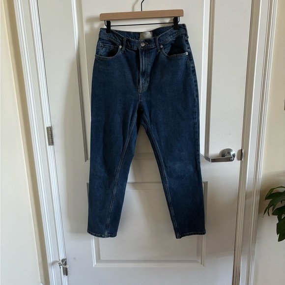 Everlane The Original Cheeky Jean - Picture 8 of 9